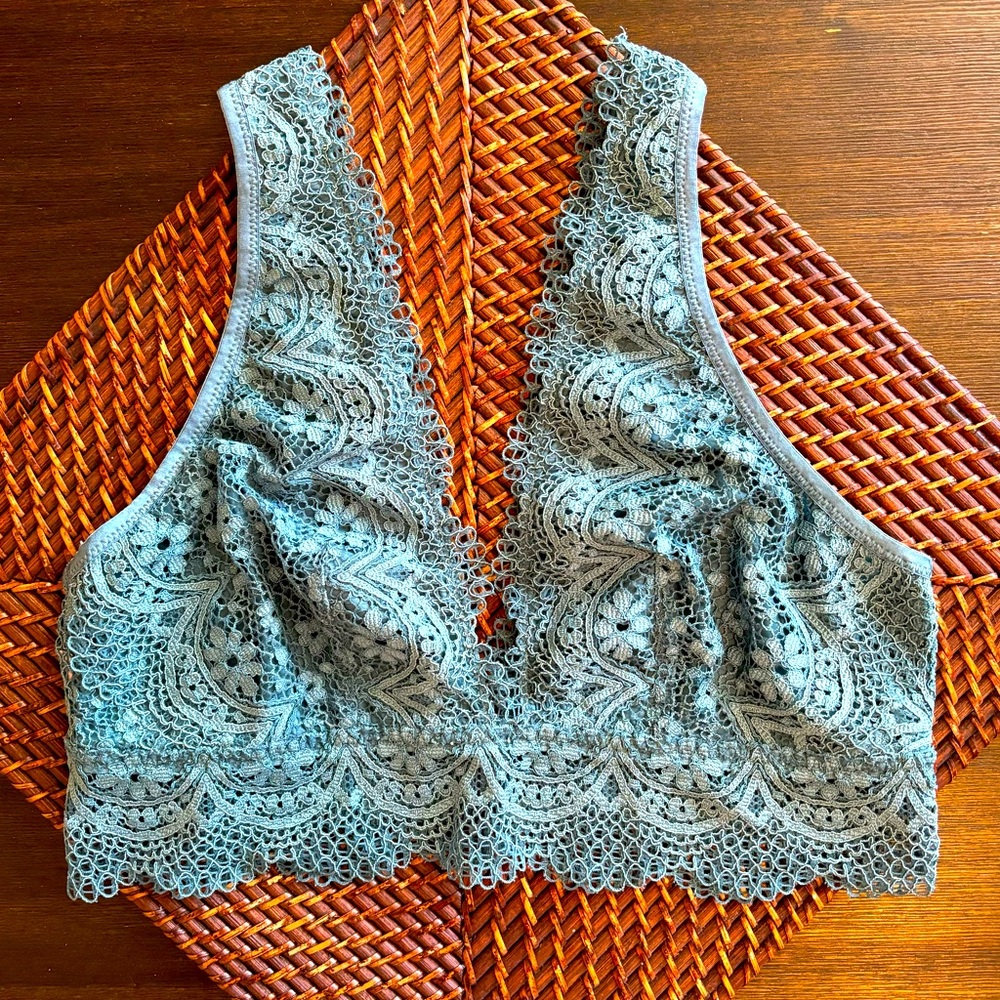 Victoria’s Secret Dusty Blue Lace Plunge Bralette Size Large